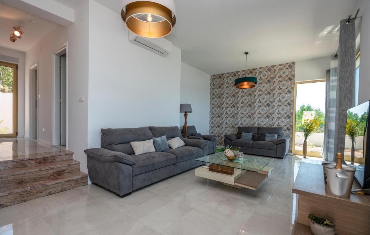Holiday Home Villetta Belveder Baška Voda エクステリア 写真